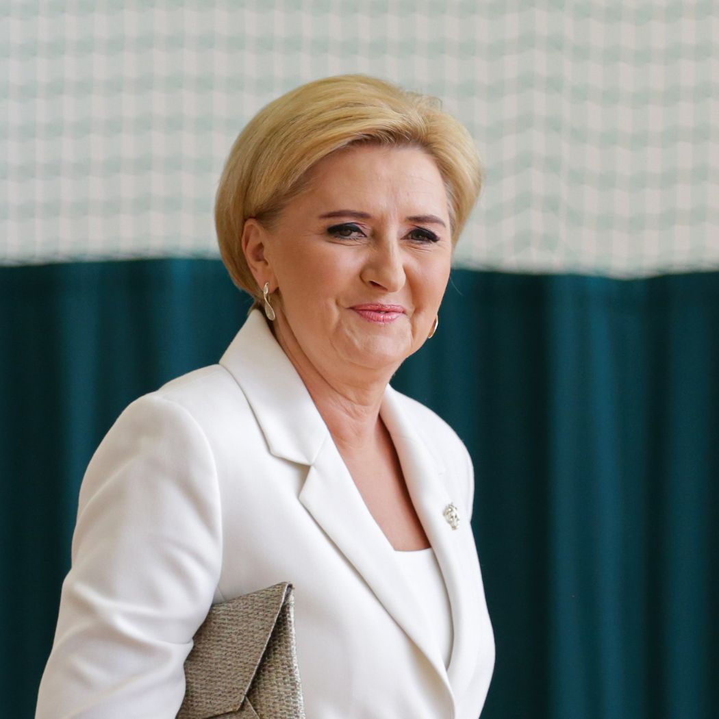 Prześwietlamy styl Agaty Dudy. Oto sztuczki, jakie stosuje na co dzień pierwsza dama